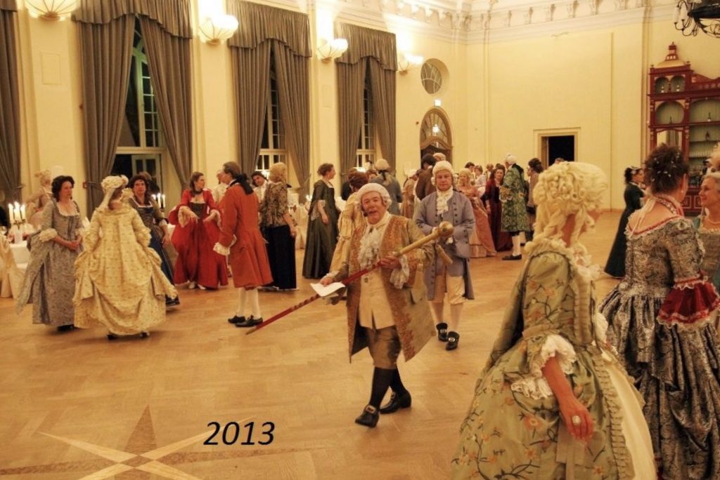 Der Zeremonienmeister Baron von Pöllnitz in Aktion